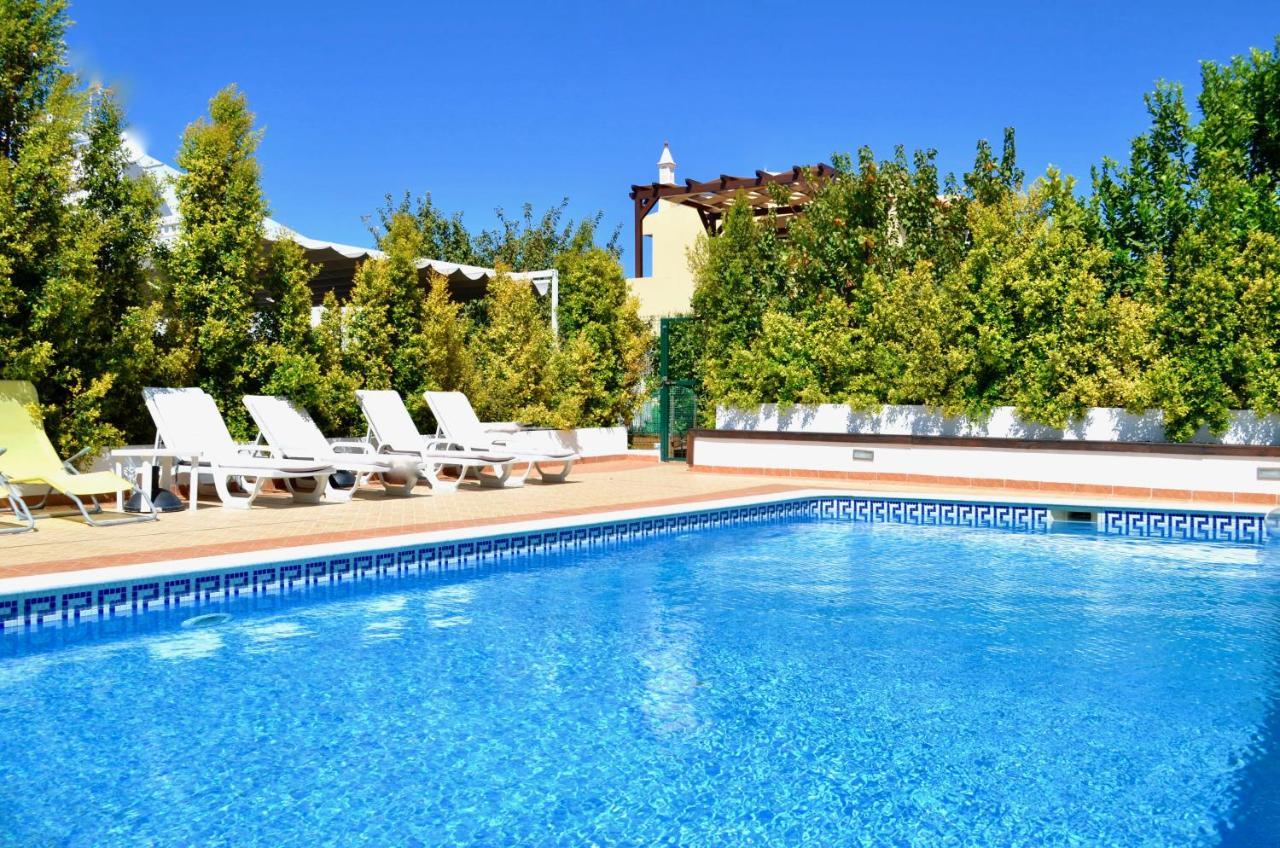 Eltael - Daniel - Warm Pool Until 1 November Manta Rota